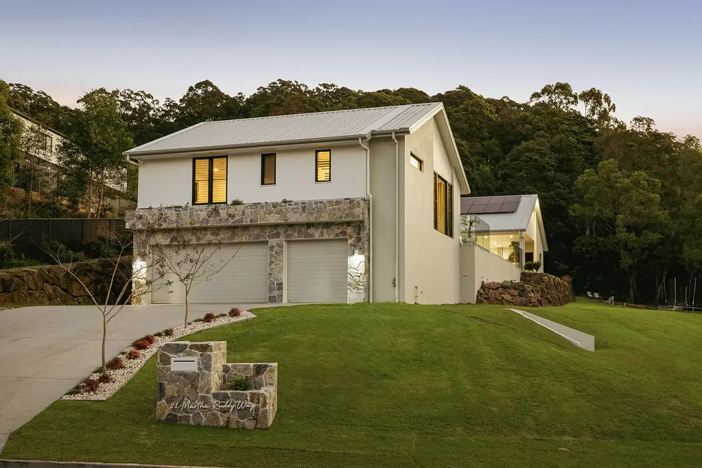 Tallebudgera 4Kwarto Architectural Hinterland Retreat in Coveted Tallebudgera Springs Estate