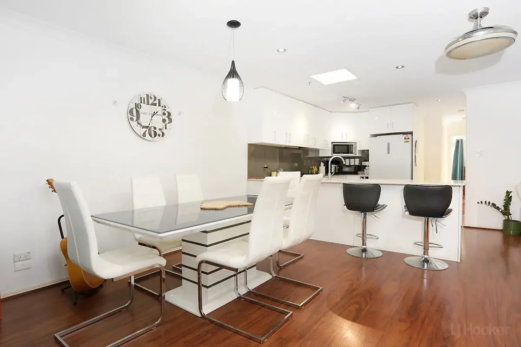 Coombabah 3房  Bright & Spacious Duplex in a Safe, Family Friendly Cul De Sac