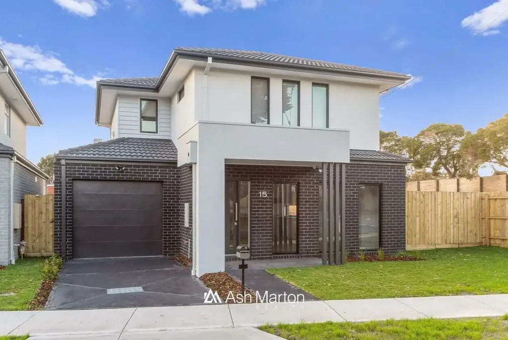 Spacious Modern Residence Moments from Seaford Beach
