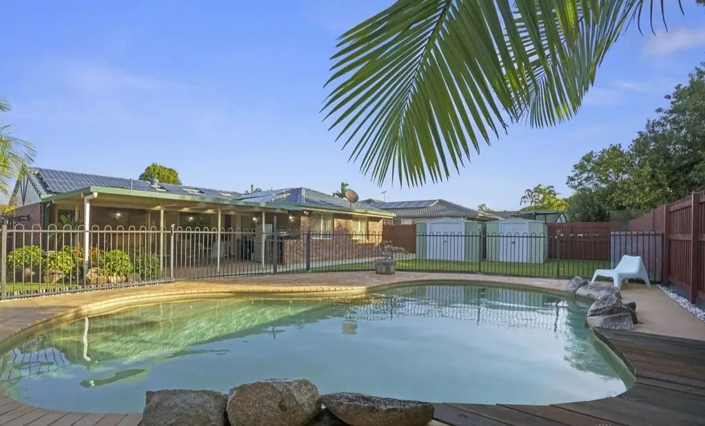Lawnton 4 Slaapkamer Four Bedrooms, a Pool & Plenty of Space to Enjoy