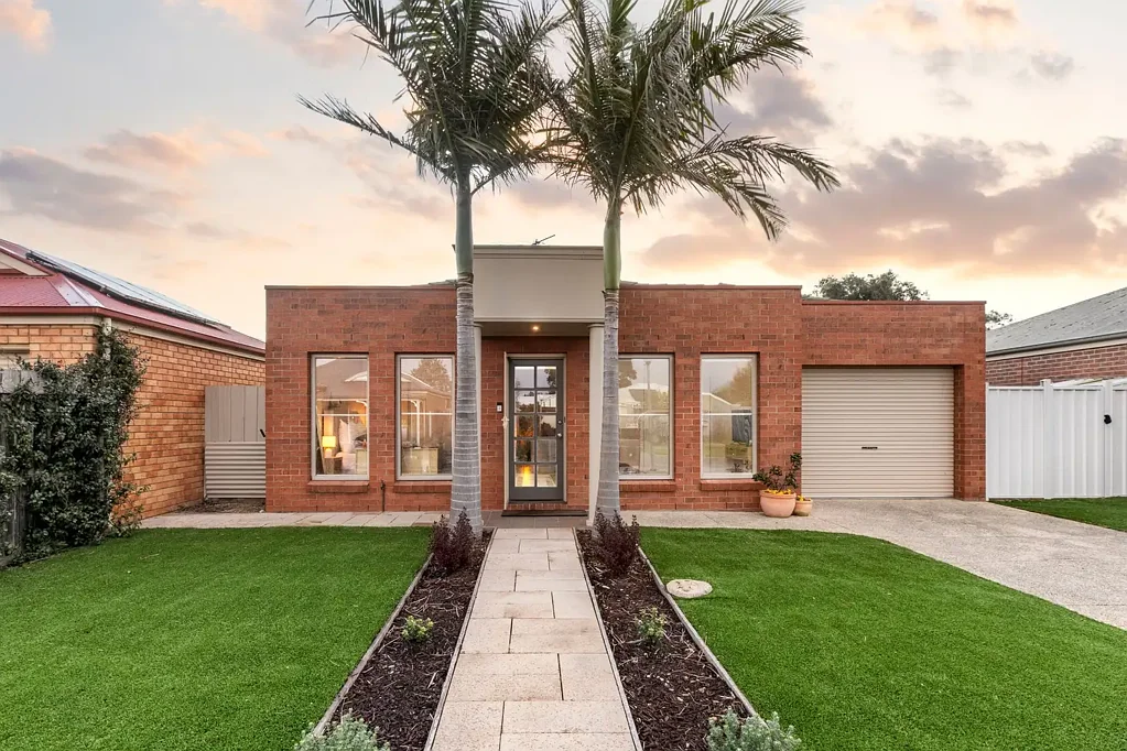 Newcomb 3બેડરૂમ The Perfect Canvas for First-Time Buyers, Downsizers, or Investors