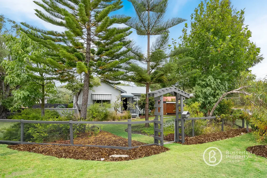 20 Backhouse Street, West Busselton, WA 6280