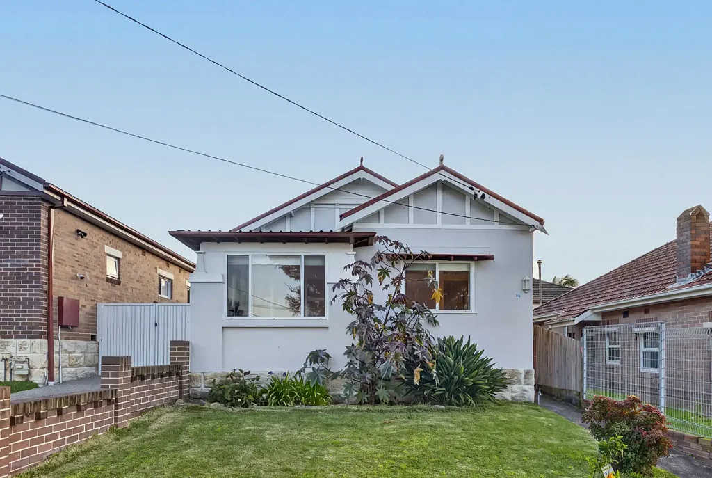 Bexley 3房 Bexley 便利地段的家庭舒适与空间 Family Comfort & Space in a Convenient Bexley Setting