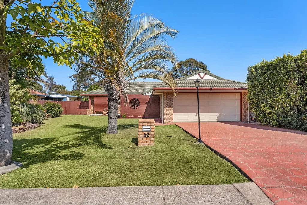 Urraween 4Kwarto Central Park Lifestyle with Shed - Rear Access on 1060m2 Block