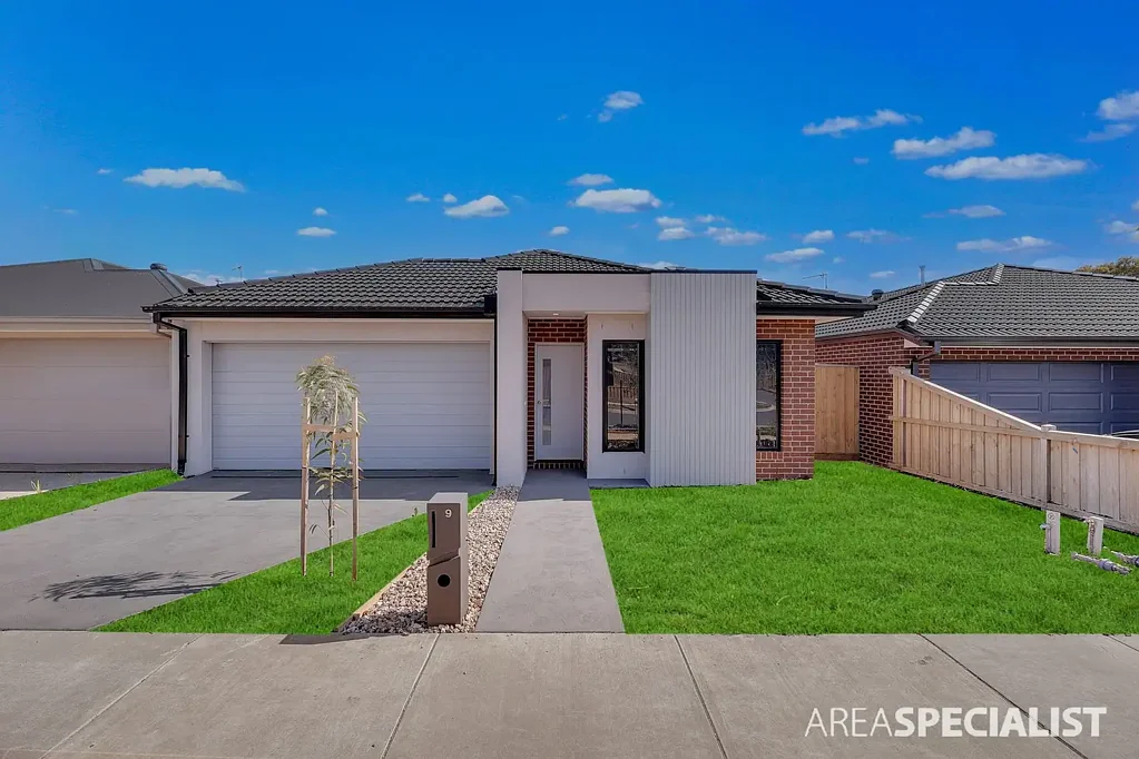 3 bedroom family home in Charlemont