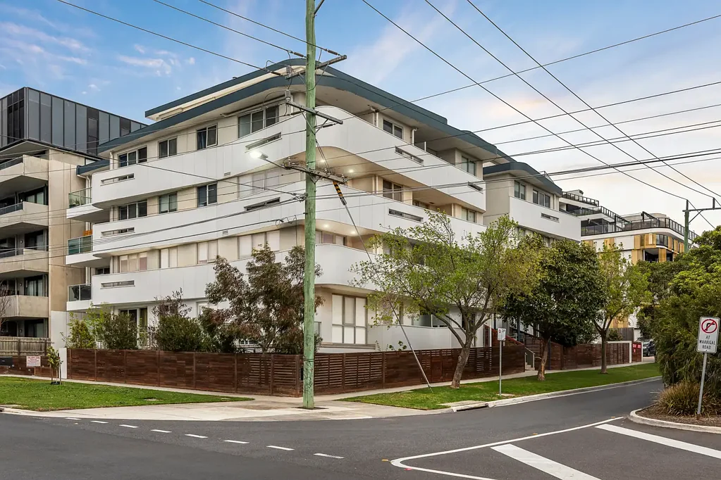 Oakleigh 2Kwarto Stylish Urban Living in a Prime Lifestyle Location