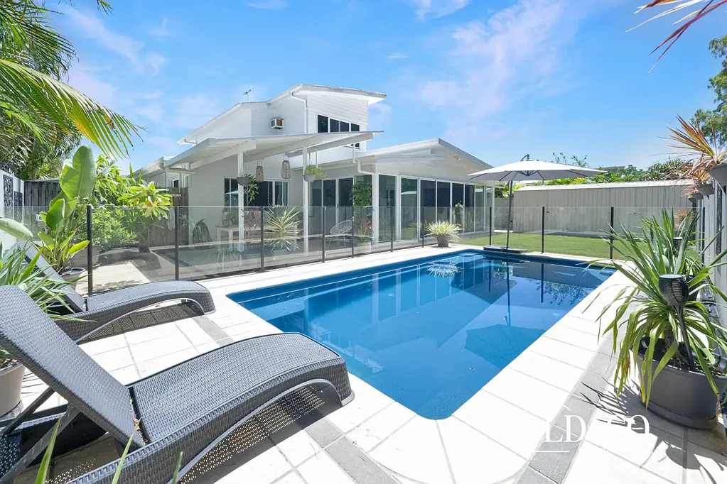 Shoal Point 4房  Prestigious Location, Footsteps to the Beach