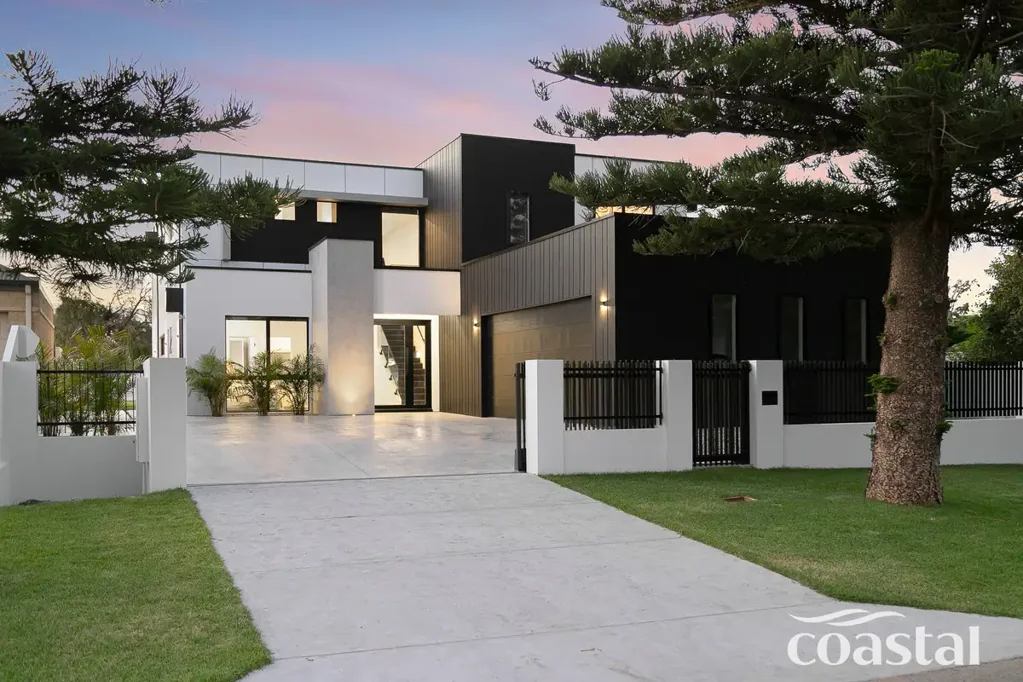 Singleton 4Phòng ngủ An Architectural Expression of Modern Coastal Living