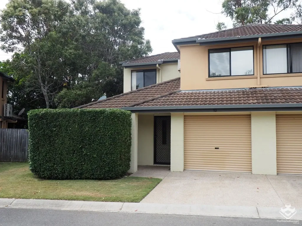3 Bedroom Townhouse in Great Location