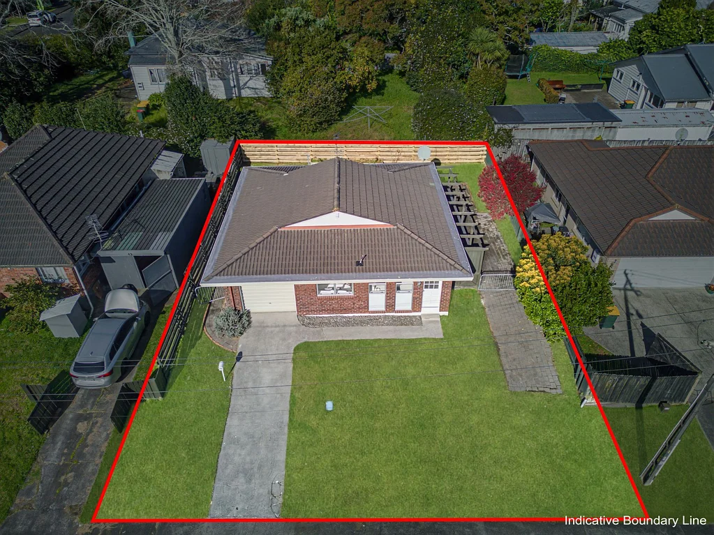 Papakura 3房  Freshly Renovated -Brick &Tile House -North Facing