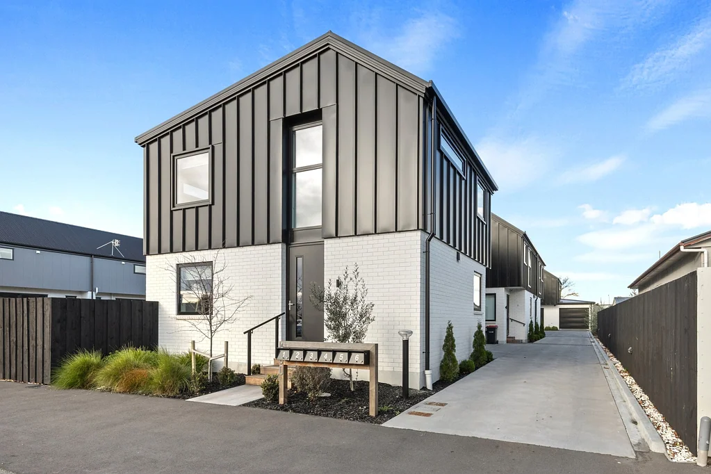 City Fringe Living With Off Street Car Park