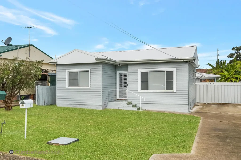 House available separately or together with granny flat.