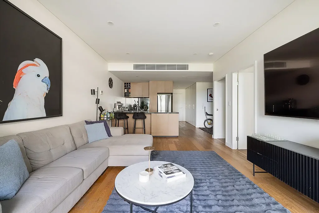 Leichhardt 2房 Leichhardt Green优质住宅 现代内饰 石材厨房 步行便利 公园绿地 近轻轨快线 Contemporary lifestyle residence in Leichhardt Green precinct