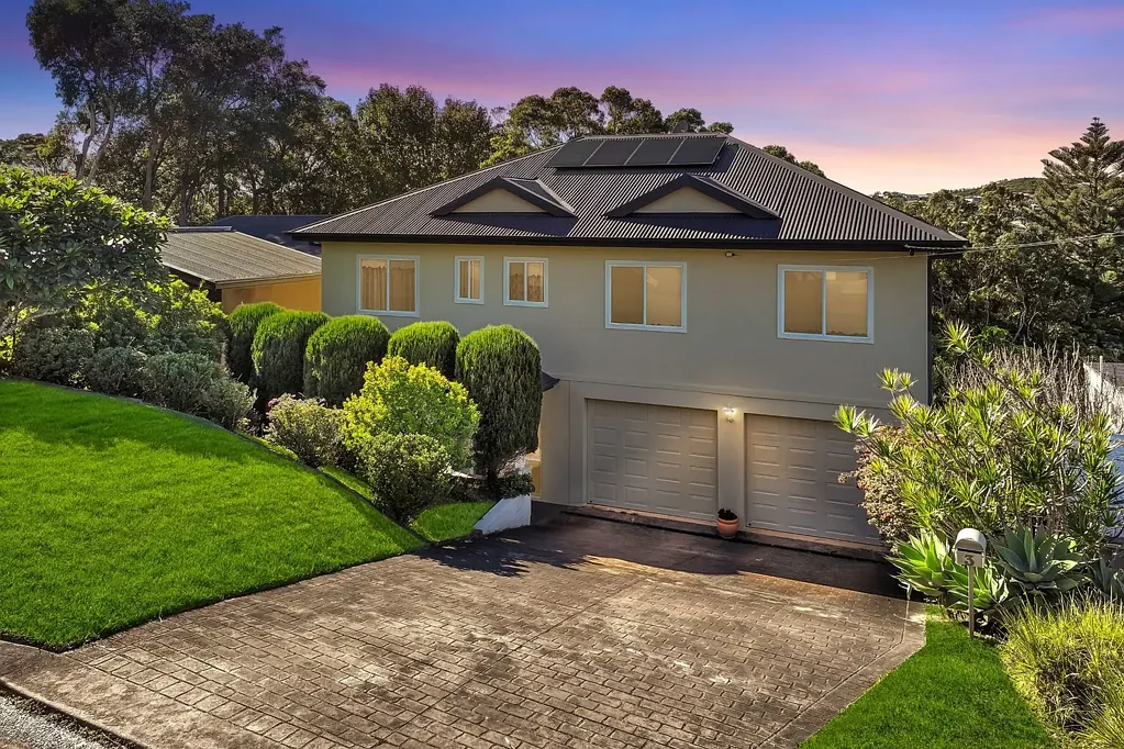 Copacabana 4房  Solid family home with ocean views