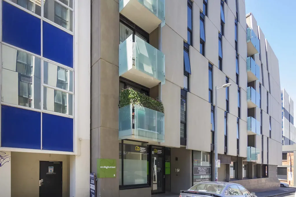 Stylish, Furnished Studio Apartment in a Prime Inner-City Location