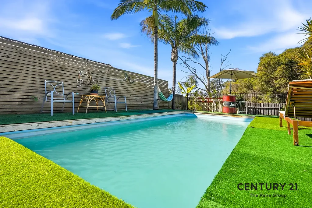 Blacktown 5 Slaapkamer Rare Dual Living Opportunity with In-Ground Swimming Pool!