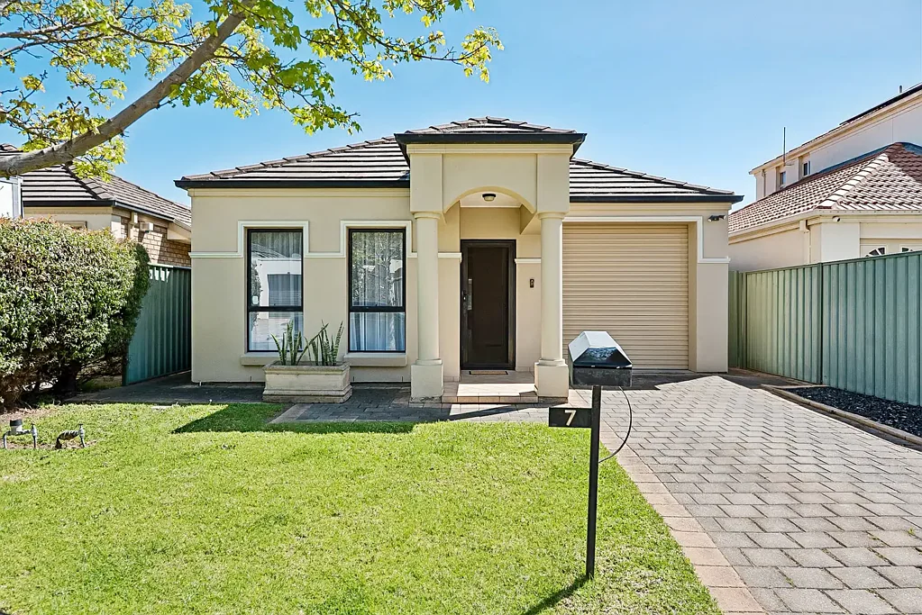 Mawson Lakes 3कमरा Easy Care & Literally Spotless!
