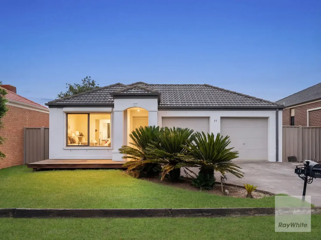 11 Verdon Avenue, Caroline Springs, VIC 3023