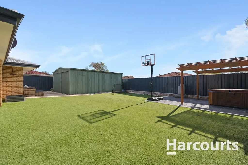 10 Lind Court, Quinns Rocks, WA 6030