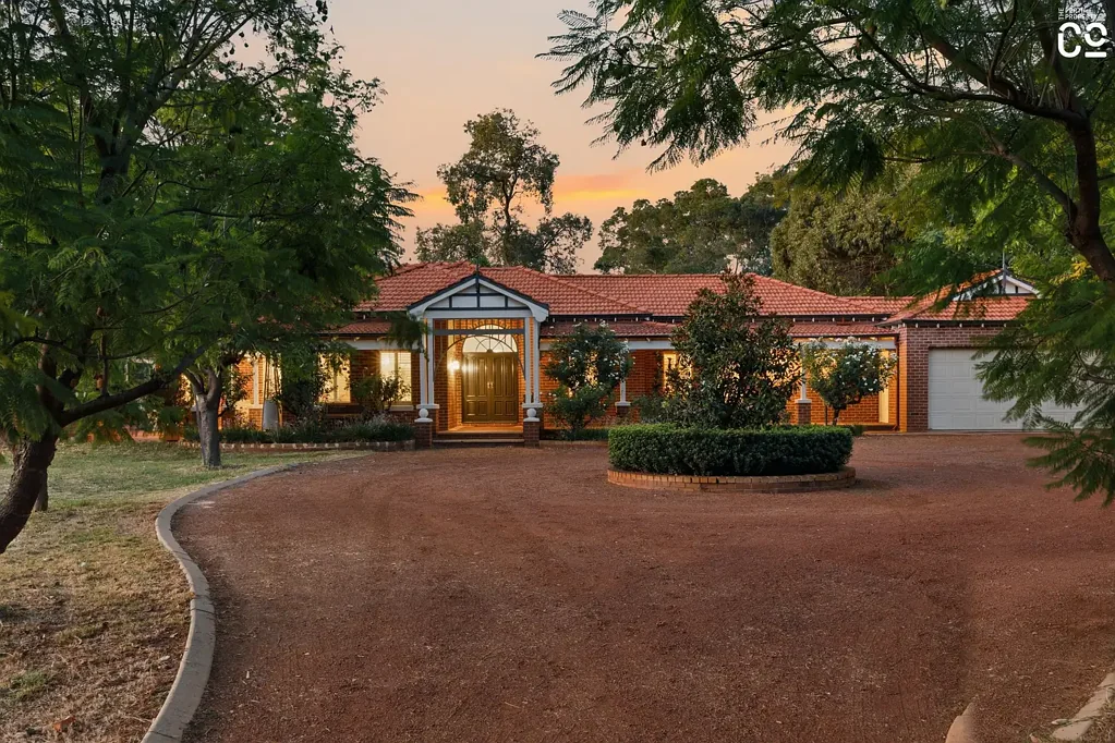 Belhus 5 Bedroom Luxury country retreat in the Valley