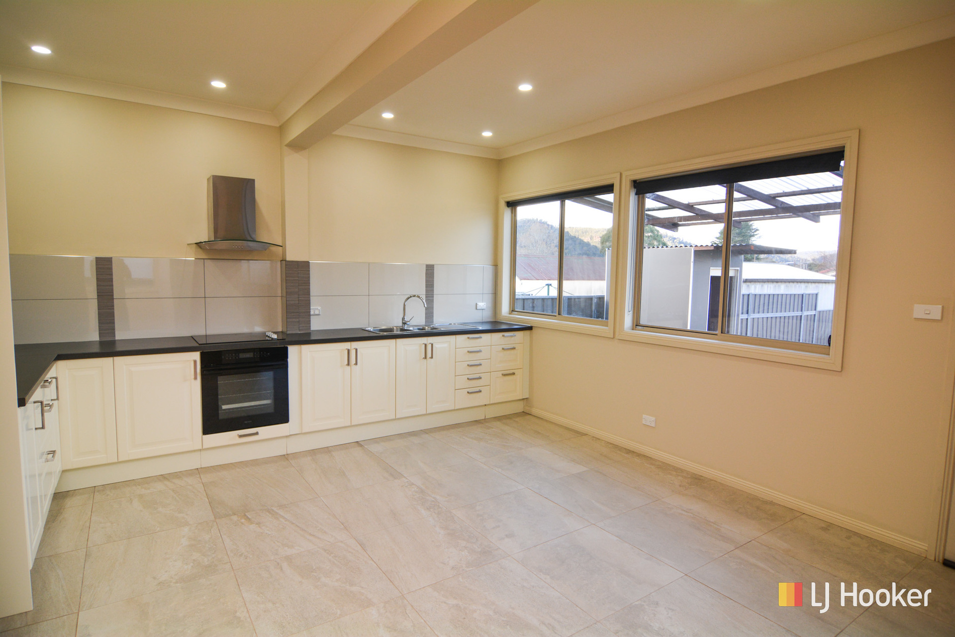 19 TANK ST, LITHGOW NSW 2790, 0 phòng ngủ, 0 phòng tắm, House