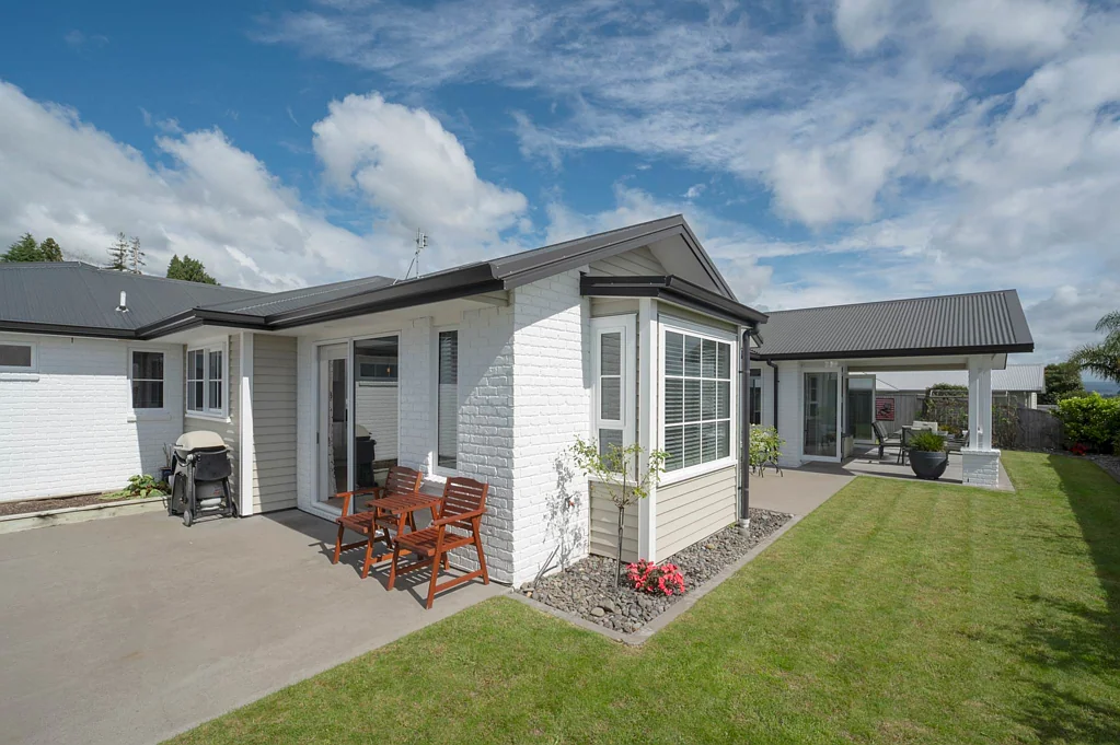Ohauiti 3ห้องนอน Charming Sunlit Sanctuary