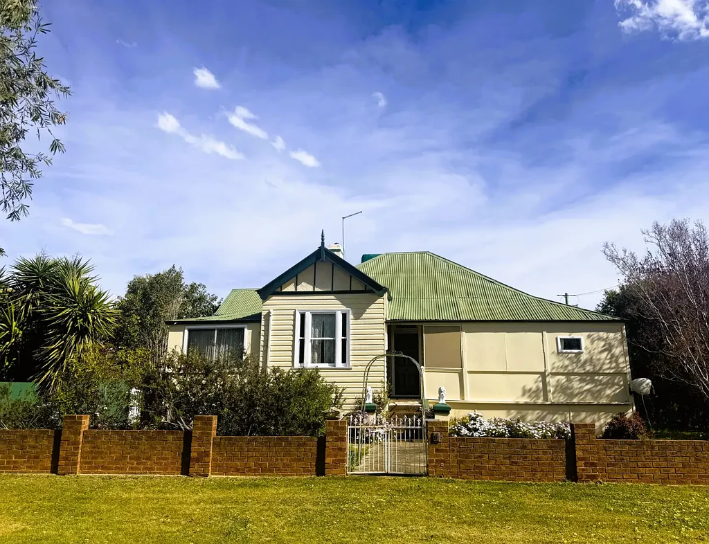 9 Young Street, Grenfell, NSW 2810