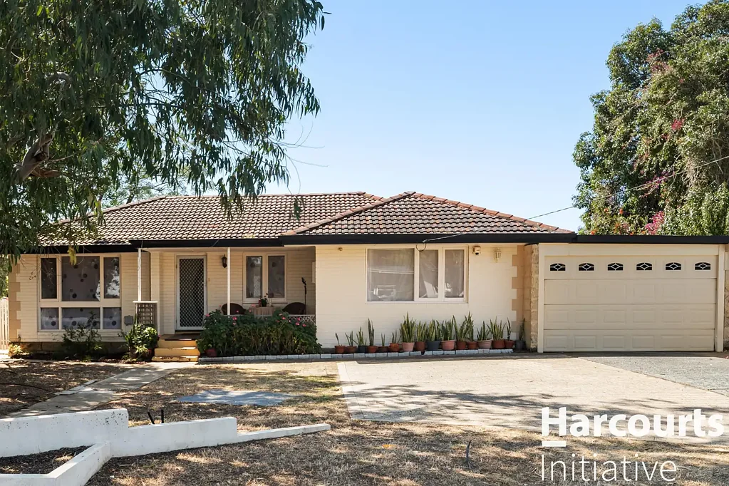 Girrawheen 4Zimmer Great size block with huge future development!