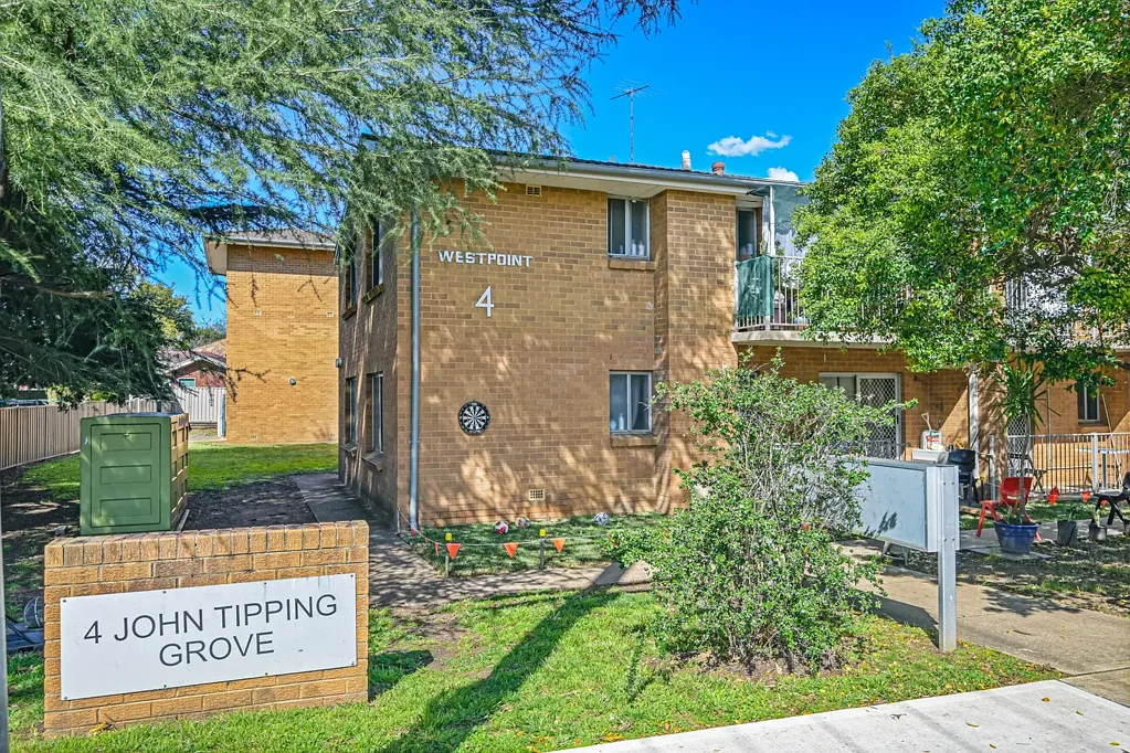 10/4 John Tipping Grove, Penrith, NSW 2750
