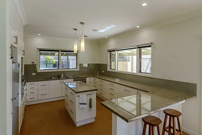13 CAMP STREET, Carisbrook, VIC 3464, 4 rūma, 2 rūma horoi, House