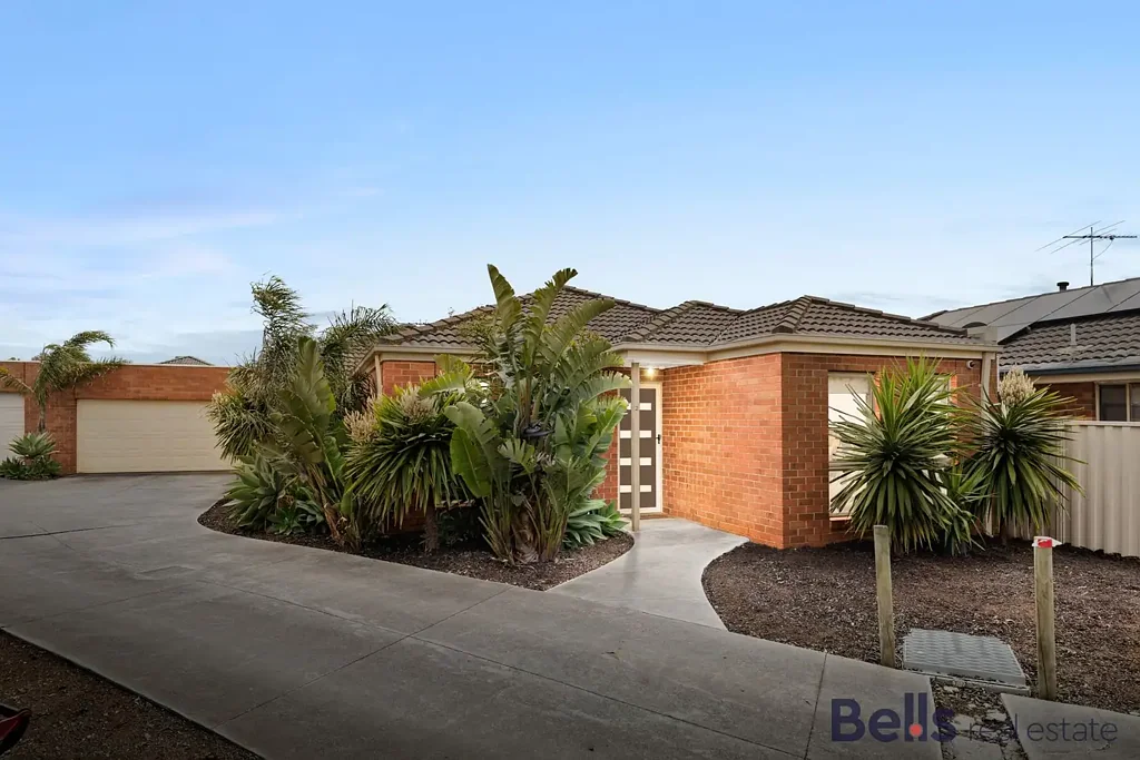 2/54 Lomandra Bowl, Harkness, VIC 3337