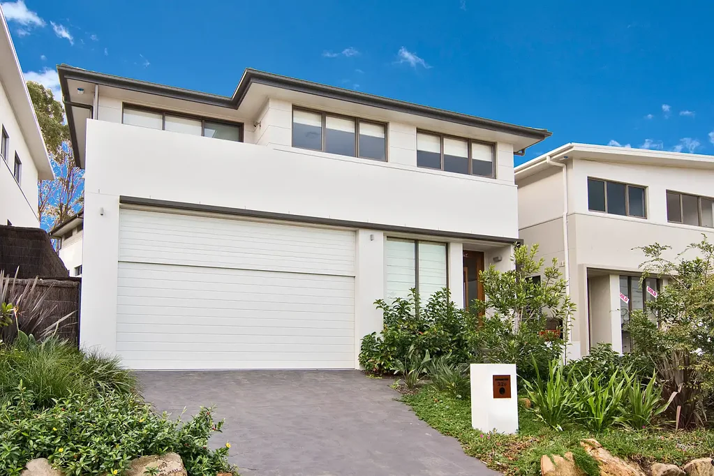 Belrose 4chambre SPACIOUS TWO STOREY HOME WITH DESIRABLE NORTH TO REAR ASPECT