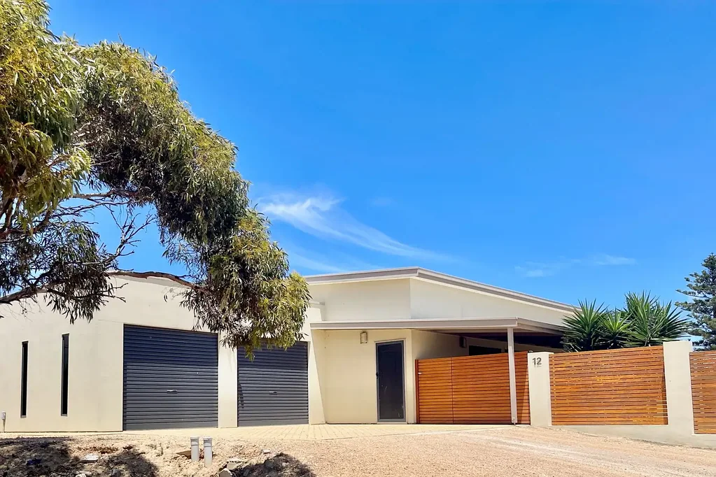 12 & 12A Decres Bay Road, Ceduna, SA 5690
