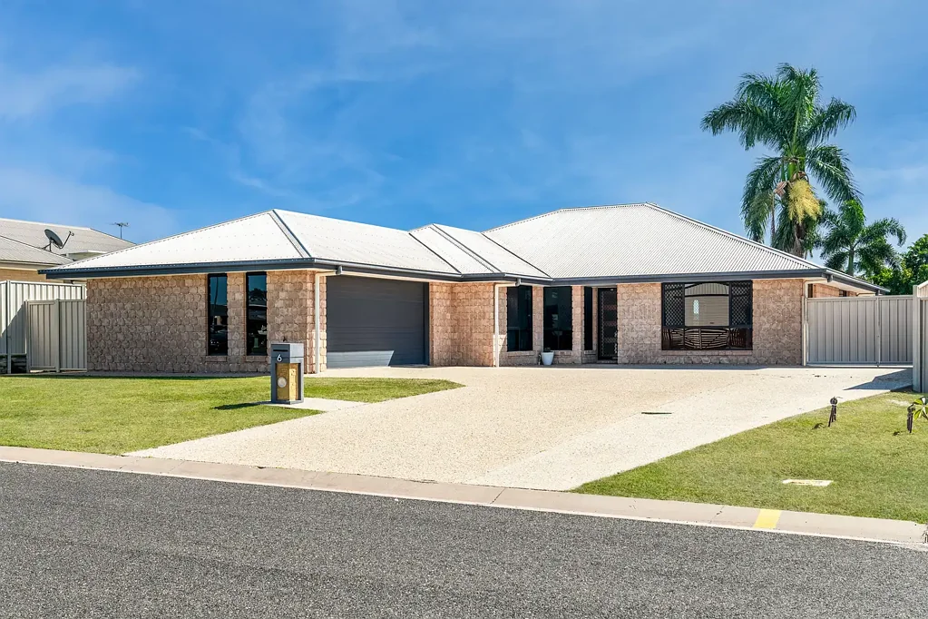 Emerald 4房  INVESTOR ALERT - OWNER WILL RENT BACK AT $750 p/w