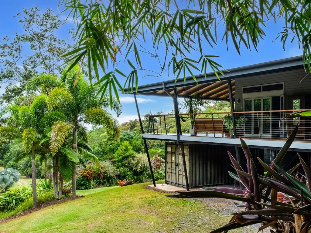 Bloomfield 5房  Striking Modern Queenslander with Breathtaking Views & Sustainable Living