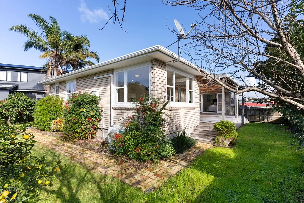 Birkdale 6房  Spacious Family Home - Endless Possibilities