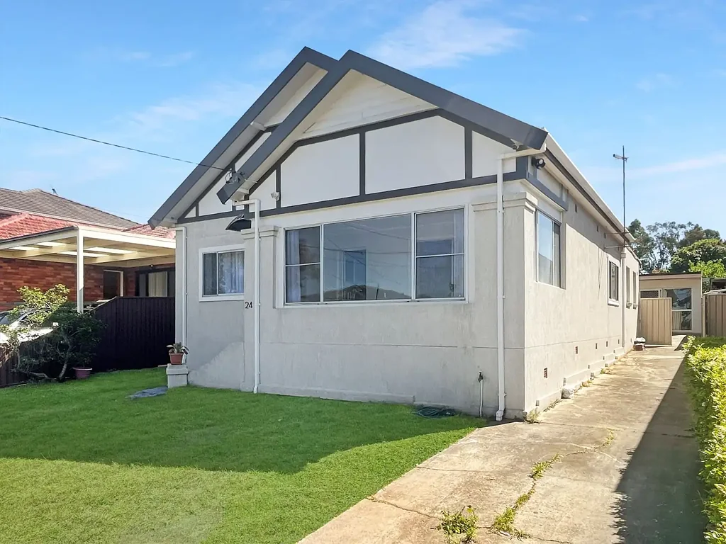 UPDATED FAMILY HOME PLUS RETREAT!