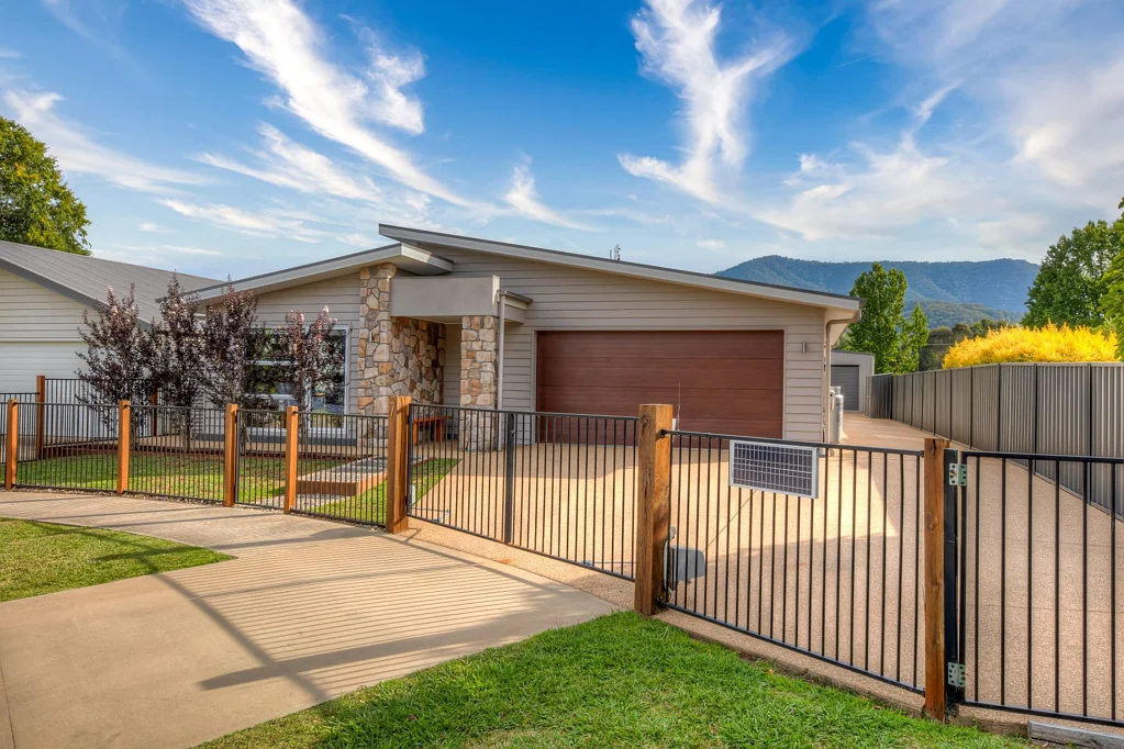 7 Tewksbury Court, Porepunkah, VIC 3740