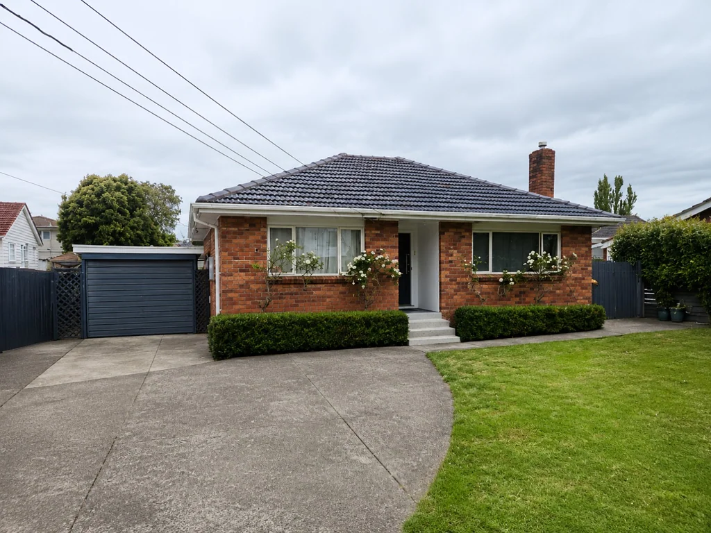 Papakura - Stand Alone 2 Bedroom House