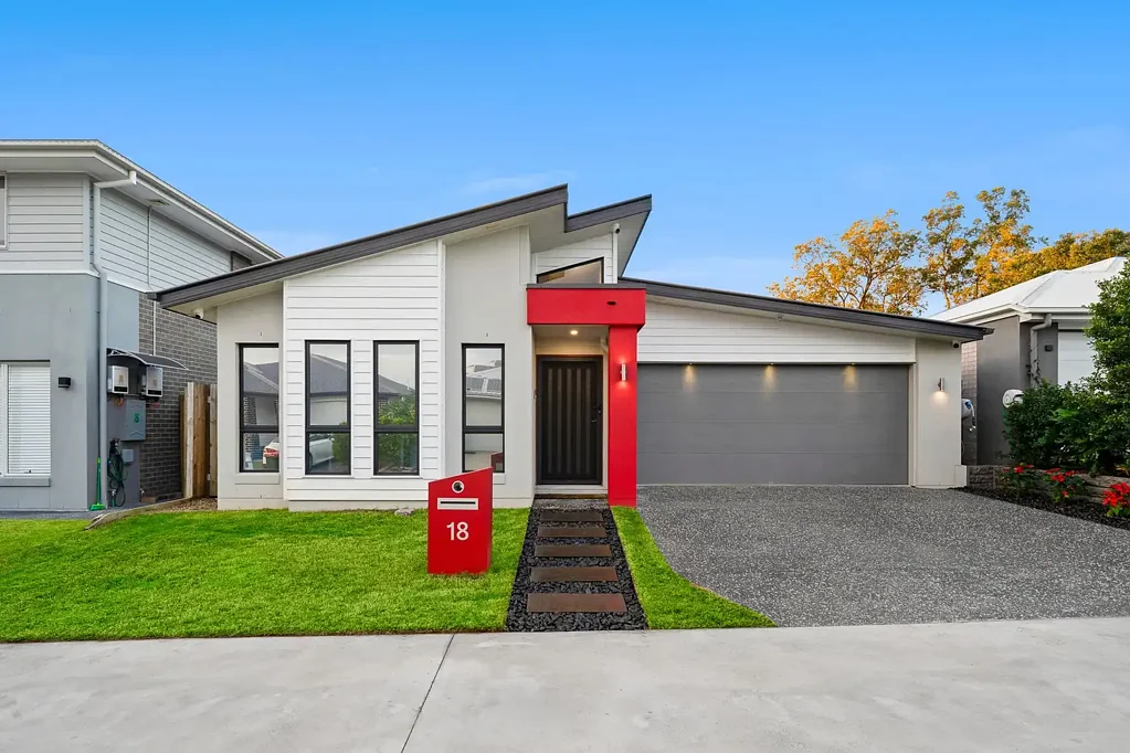 Ellen Grove 4Habitaciones Beautifully Presented Home Offering Space and Convenience!