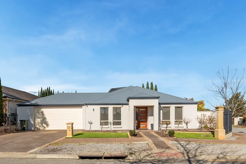 Golden Grove 4房  SPACIOUS EXECUTIVE RESIDENCE!!