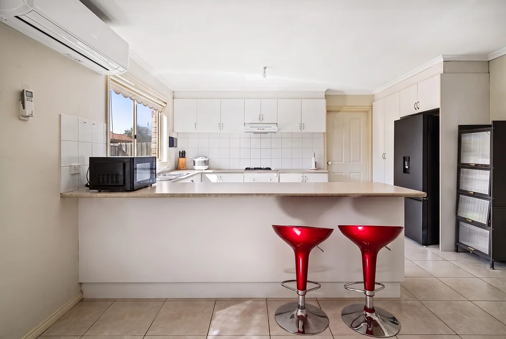 Hillside 3कमरा Easy, Low Maintenance Living in a Convenient Hillside Location