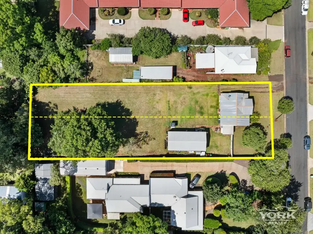 14 McIntyre Street, Centenary Heights, QLD 4350