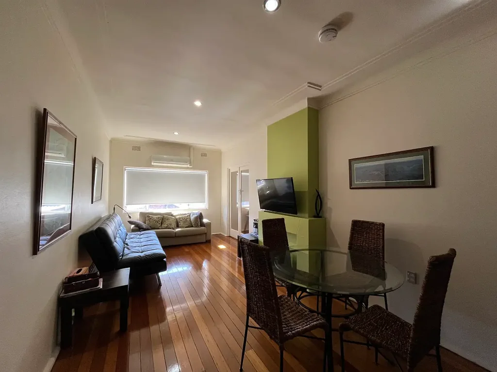 FURNISHED MODERN APARTMENT AVAILABLE TO LEASE