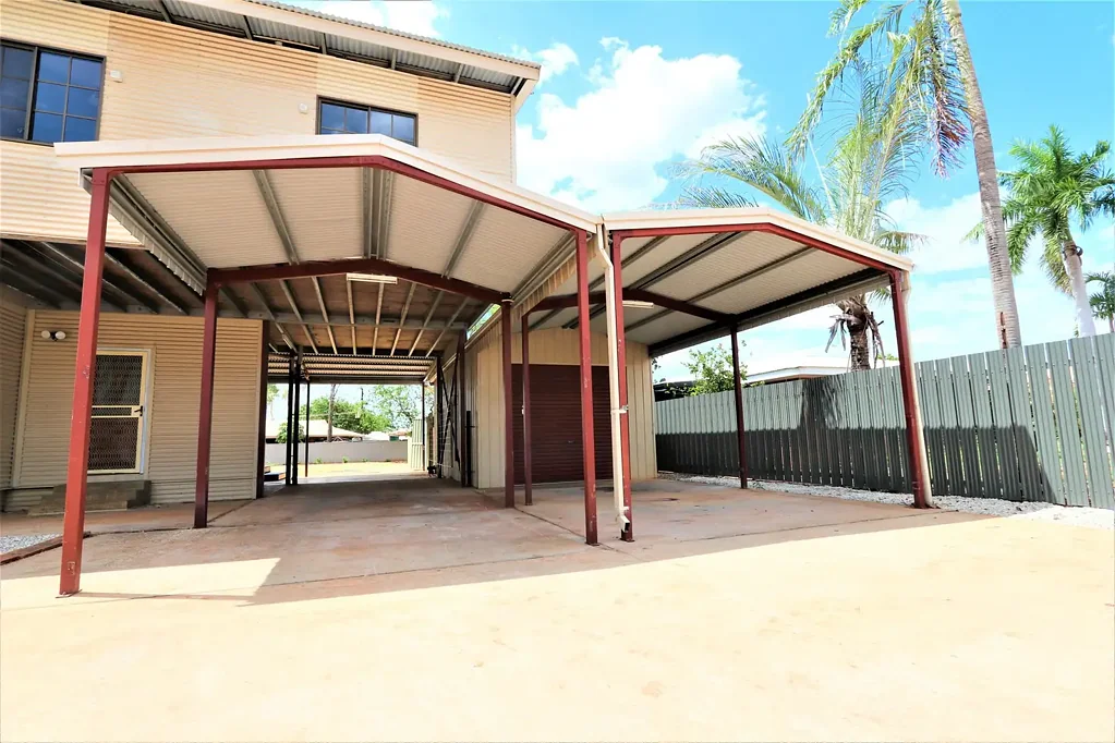 Large Family Home Located In Katherine East