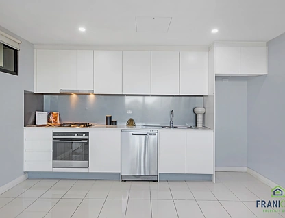 406/28-32 Smallwood Avenue, Homebush, Inner West, 2 침실, 2 욕실, Apartment