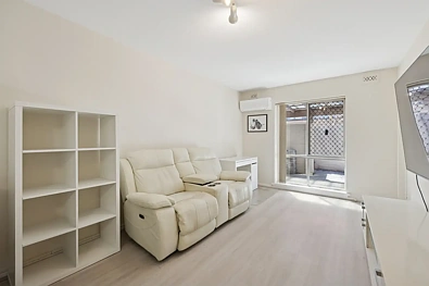 ਰਹਿਣ ਵਾਲਾ ਕਮਰਾ - Unit 9/4 COMER STREET, COMO