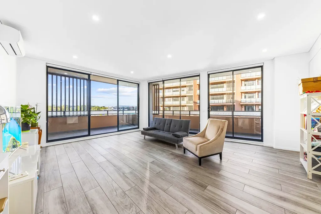 Rouse Hill 2 Bedroom Luxury 2-Bedroom Apartment with Wrap-Around Balcony & Stunning Views - 163sqm of Elegance!