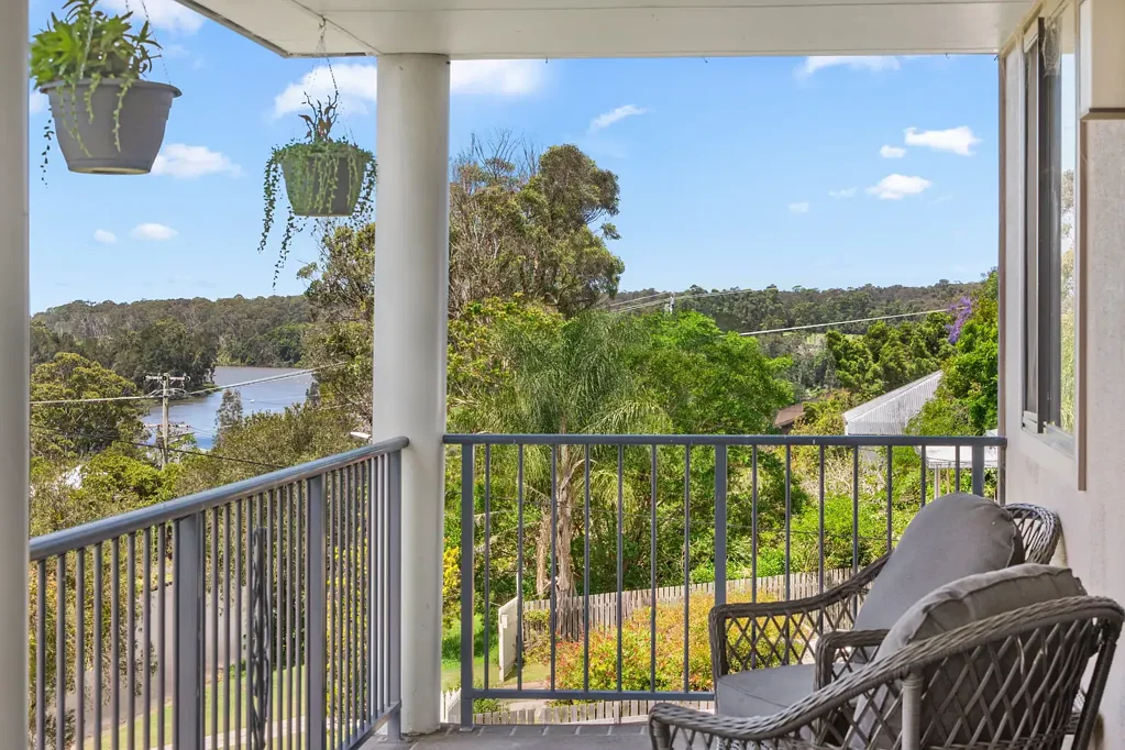 Tinonee 5कमरा Versatile Family Home with River Views & Dual-Living Potential