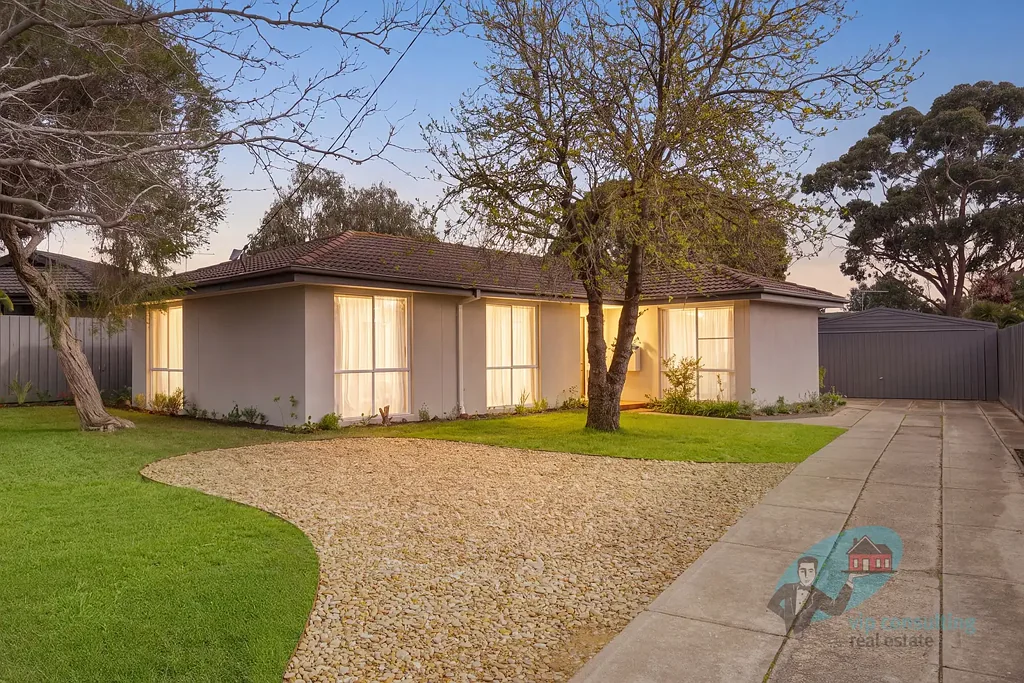 Mornington 3Zimmer Beautifully Updated Family Living in a Sought-After Location with double garage/ workshop